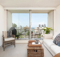 Elizabeth Bay Home with a View - Accommodation NT