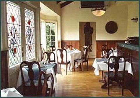 Elizabethan Lodge - Accommodation NT 2