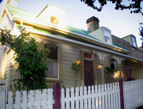 Ellie's Place On City Park - NT Tourism 0
