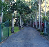 Emerald Tropical Palms B  B - NT Tourism