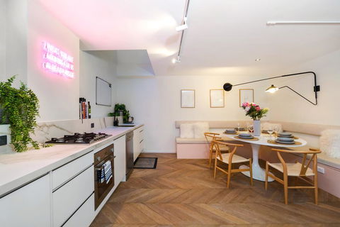 Enjoy Cafe Culture From Chic Warehouse Conversion - Accommodation NT 0