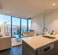EQ Tower Luxury 2 Bedroom Skyline CBD Apartment - Accommodation NT