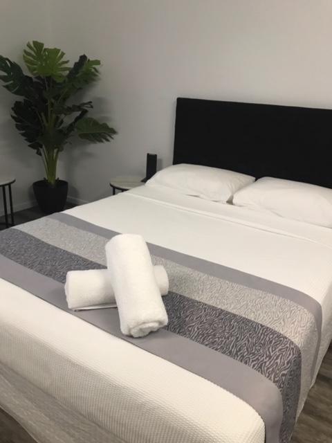 Escape On Lake - Accommodation NT 2
