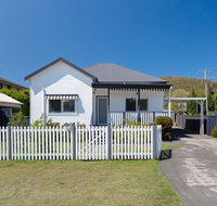 Escape to the Cottage 68 Tomaree Rd pet friendly and boat parking and WIFI - Accommodation NT