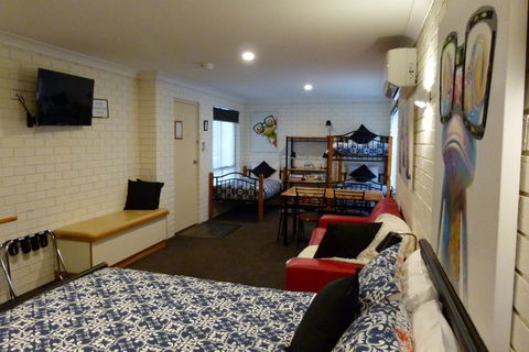 Esk Wivenhoe Motor Inn - NT Tourism 3