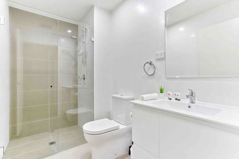 ESQ Astonishing 3BD Apartment 1 Min From Train Station - Accommodation NT 2