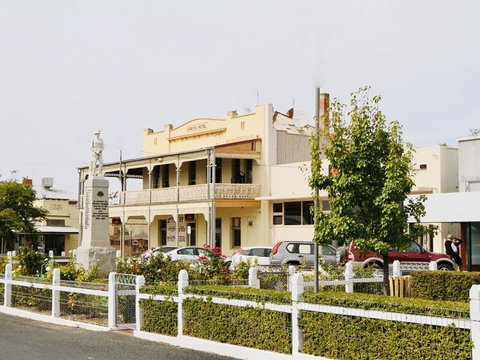 Eureka Hotel / Rainbow Brewery - Accommodation NT 0