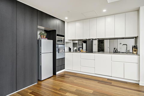 Executive City-centre Apartment With Parking - NT Tourism 2