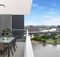Executive Family 3 Bedroom Suite - Brisbane CBD - Views - Pool - WIFI - Free parking - Accommodation NT