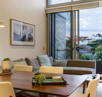 Explore Sydney from a peaceful modern apartment - Accommodation NT