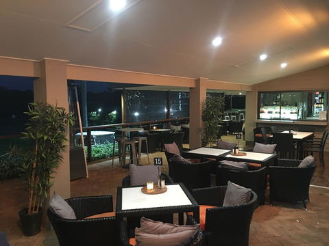 Fairway Village @ Windaroo Lakes Golf Club - NT Tourism 2