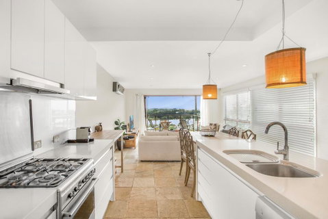 Family House With BBQ Deck, Water View And Parking - Accommodation NT 2