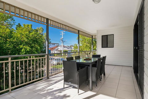 Family-Size Duplex In Quiet Neighbourhood - NT Tourism 3