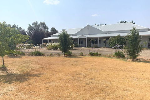 Farm House At The Gateway To The King Valley - Accommodation NT 2