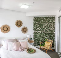 Forest themed APT in the Heart of Brisbane CBD - Accommodation NT