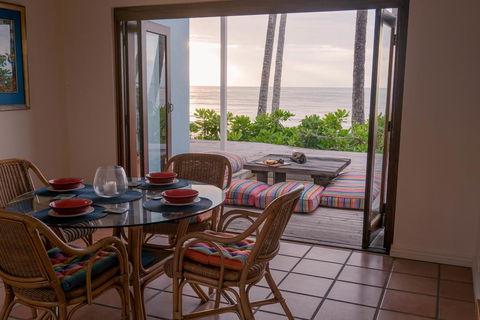 Frangipani Beach House - Newell Beach - NT Tourism 2
