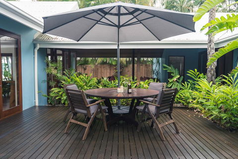 Frangipani Beach House - Newell Beach - NT Tourism 3