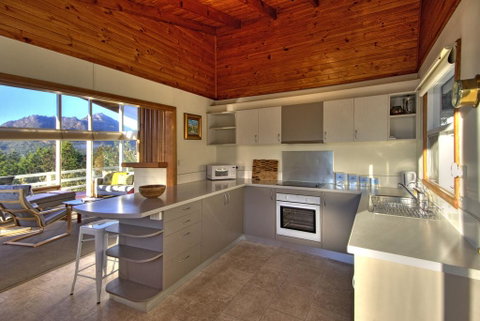 Freycinet Beachfront Retreat - Accommodation NT 3