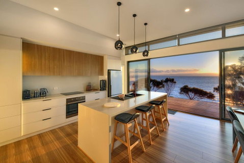 Freycinet Coastal Retreat - Accommodation NT 1