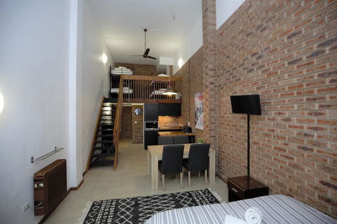 Gables 11 On Clyde Street - NT Tourism 0