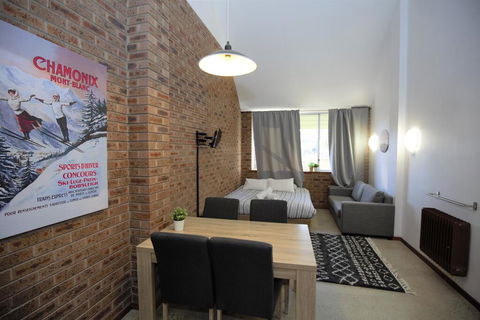Gables 11 On Clyde Street - NT Tourism 3