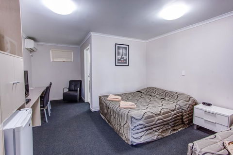 Galaxy Mackay Motor Inn - Accommodation NT 3