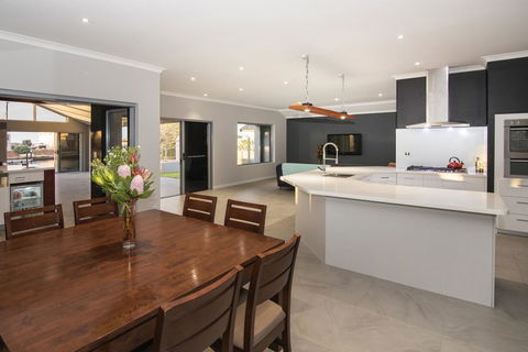 Geographe House - NT Tourism 3