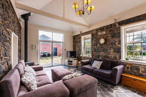 Georgia - Accommodation NT 2