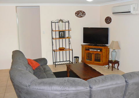 Geraldton Luxury Vacation Home - NT Tourism 2