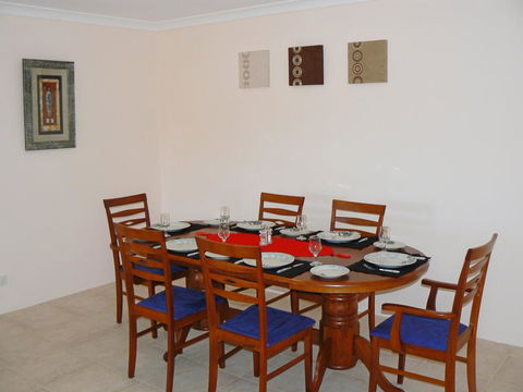 Geraldton Luxury Vacation Home - NT Tourism 3