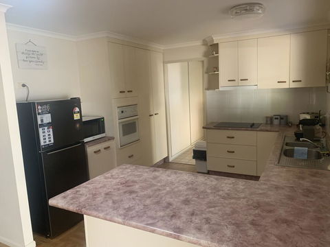 Gin Gin Budget Accommodation - Accommodation NT 3