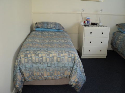 Glenelg Sea-Breeze - NT Tourism 1