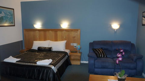 Golden Leaf Motel - NT Tourism 2