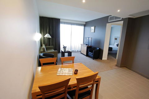 Golden Pebble Hotel - Accommodation NT 3