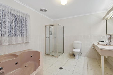 Golden Square Motor Inn - Accommodation NT 3