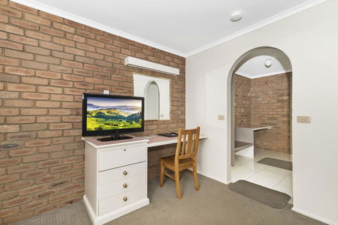 Golden Square Motor Inn - Accommodation NT 1