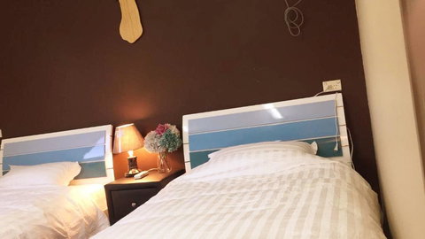 Golden Village - Accommodation NT 1