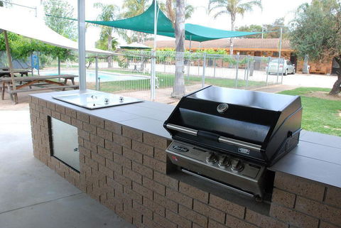 Golfers Lodge Motel - NT Tourism 3