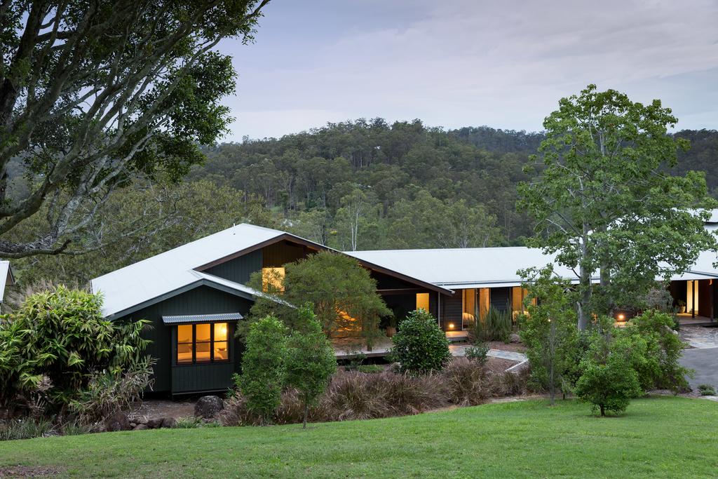 Pullenvale QLD Accommodation NT