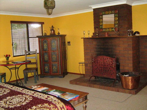 Gumtree On Gillies Bed And Breakfast - Accommodation NT 1