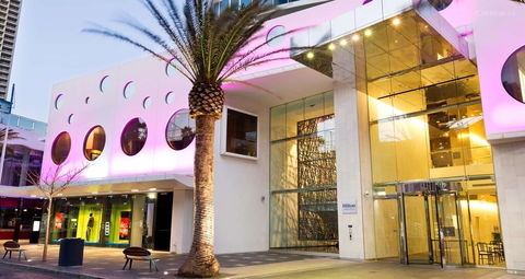 H Ocean View In Surfers Paradise - Accommodation NT 0