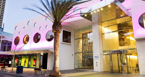 H Ocean View In Surfers Paradise - Accommodation NT 1