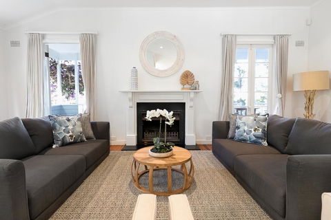 Hamptons Style Family Home 5 Minutes From Beach - Accommodation NT 0