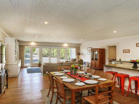 Hardigreen Park - Spacious With Tennis Court - Accommodation NT 2