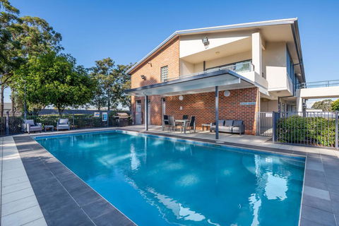 Hawkesbury Race Club Motel - NT Tourism 1
