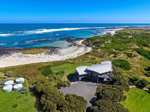 HEARN'S BEACH HOUSE - Accommodation NT 0