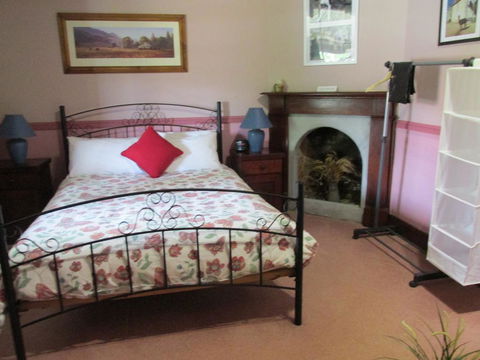 Henry's Cottage - NT Tourism 1