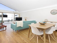 Hidden Gem On Manning - Great location opposite Surf Beach