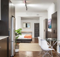 High-End Studio Near Parks Theatres and Dining - Accommodation NT
