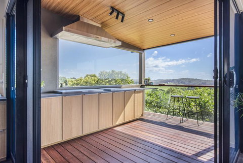 Hilltop Hideaway Luxury Style - Accommodation NT 2